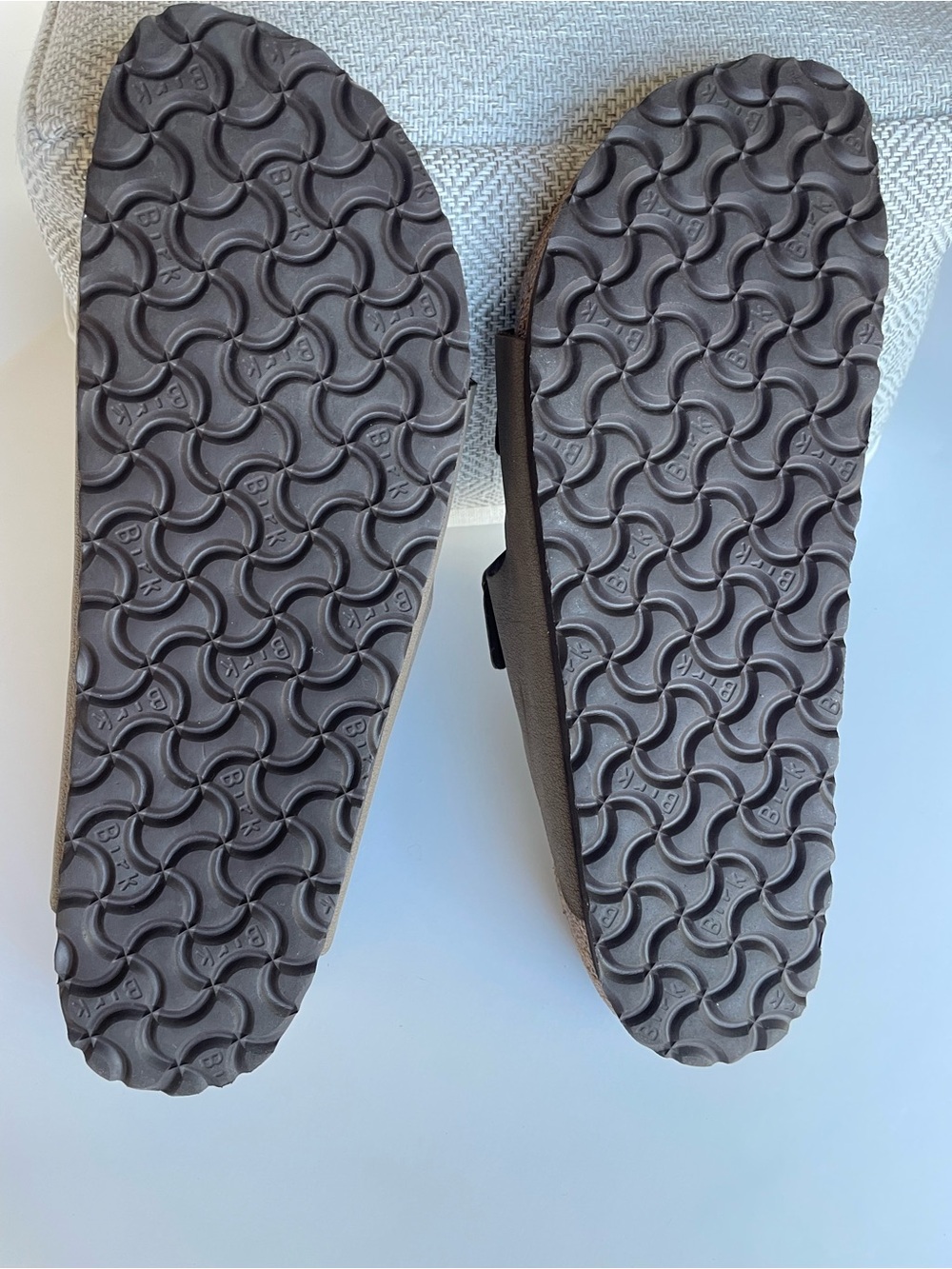 Birkenstock Arizona Sandal Mocha Two-Strap Iconic Light Brown EU 44 M11 Reg NWOT - Picture 3 of 14